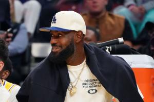 湖记:所有人都可以这样说 詹姆斯的“决定二”真的超级尴尬 湖记:所有人都可以这样说 詹姆斯的“决定二”真的超级尴尬