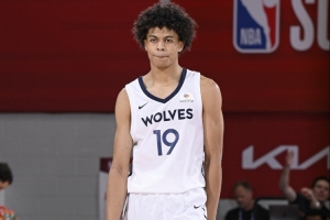 芬奇谈17号秀贝兰热:打球强硬无所畏惧 对比赛的感觉很敏锐 芬奇谈17号秀贝兰热:打球强硬无所畏惧 对比赛的感觉很敏锐