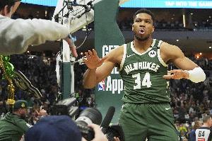 帕金斯:字母哥想走但他不敢说 雄鹿也懂但在装傻 帕金斯:字母哥想走但他不敢说 雄鹿也懂但在装傻