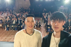 聚首澳门!媒体人晒林书豪曾凡博合照:两任首钢7号相聚了 聚首澳门!媒体人晒林书豪曾凡博合照:两任首钢7号相聚了