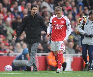 再遭打击!挪威前队医:厄德高可能伤缺6至8周,伤势也许更加严重 再遭打击!挪威前队医:厄德高可能伤缺6至8周,伤势也许更加严重