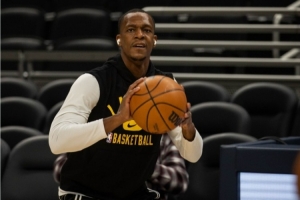 杨毅:巅峰时期隆多强于卢比奥 湖人夺冠时隆多的防守发挥了作用 杨毅:巅峰时期隆多强于卢比奥 湖人夺冠时隆多的防守发挥了作用