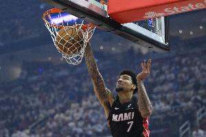 亚库乔尼斯:非常享受和韦尔一起打球 希望我俩的连线能越来越多 亚库乔尼斯:非常享受和韦尔一起打球 希望我俩的连线能越来越多