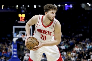 谁是小火龙?申京8中5贡献13分5篮板13助攻4抢断 仅出现1次失误 谁是小火龙?申京8中5贡献13分5篮板13助攻4抢断 仅出现1次失误