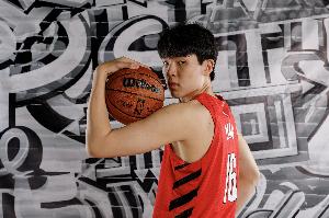 仍需适应!杨瀚森CBA首秀也曾6犯离场 12中6贡献13分10板2助3帽 仍需适应!杨瀚森CBA首秀也曾6犯离场 12中6贡献13分10板2助3帽