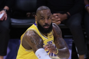 A-史密斯:决定2终结了GOAT讨论 乔丹不会借复出来卖酒 A-史密斯:决定2终结了GOAT讨论 乔丹不会借复出来卖酒