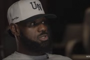 詹姆斯:我在高中不打控卫的 来到NBA看到有人不传球感到很困惑 詹姆斯:我在高中不打控卫的 来到NBA看到有人不传球感到很困惑