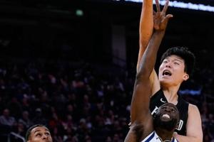 末节四犯 遗憾犯满离场!四个字评价一下杨瀚森的NBA季前赛首秀! 末节四犯 遗憾犯满离场!四个字评价一下杨瀚森的NBA季前赛首秀!