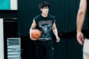 小波特:曾凡博能投篮而且运动能力出众 他绝对属于NBA赛场! 小波特:曾凡博能投篮而且运动能力出众 他绝对属于NBA赛场!