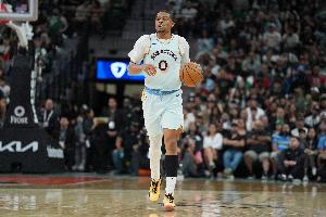 高效!凯尔登-约翰逊9投7中&三分2中1 得到19分6板1助 高效!凯尔登-约翰逊9投7中&三分2中1 得到19分6板1助