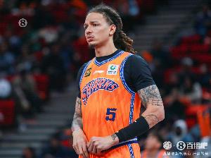 上赛季场均10.5分6.2板!媒体人:前上海外援DJ-威尔逊加盟吉林队 上赛季场均10.5分6.2板!媒体人:前上海外援DJ-威尔逊加盟吉林队