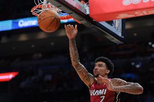 怪不得热火不卖!韦尔9分钟8中5砍14分7板1帽 贡献霸气三连扣 怪不得热火不卖!韦尔9分钟8中5砍14分7板1帽 贡献霸气三连扣