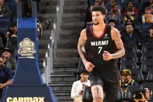 韦尔:仍在恢复腿部力量 会把教练说的所有话作为动力 韦尔:仍在恢复腿部力量 会把教练说的所有话作为动力