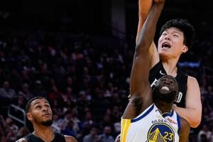 拓记:杨瀚森首分 现场欢呼声比其他任何一个开拓者球员都要大 拓记:杨瀚森首分 现场欢呼声比其他任何一个开拓者球员都要大