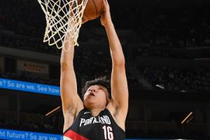 持球时间不多!美网友:杨瀚森极具威胁开拓者应该多为他布置战术 持球时间不多!美网友:杨瀚森极具威胁开拓者应该多为他布置战术