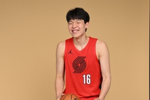 媒体人谈杨瀚森首分:首次在外线拿球组织 这还是他最舒服的方式 媒体人谈杨瀚森首分:首次在外线拿球组织 这还是他最舒服的方式