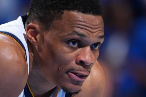 国王记者:威少可能收到了一份中国球队的报价 薪资超丰厚 国王记者:威少可能收到了一份中国球队的报价 薪资超丰厚