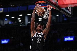 高效全能!克拉克斯顿半场7中5拿下11分8板5助1断 正负值+22 高效全能!克拉克斯顿半场7中5拿下11分8板5助1断 正负值+22