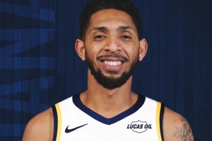 佩恩谈加盟步行者:一接到电话就马上赶飞机过来 争取留在大名单 佩恩谈加盟步行者:一接到电话就马上赶飞机过来 争取留在大名单