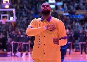 Skip:我不会被AI取代 AI也只会罗列詹姆斯的数据 而我有原创思维 Skip:我不会被AI取代 AI也只会罗列詹姆斯的数据 而我有原创思维