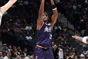 奥拉迪波:我不觉得自己有33岁 我选择让过往经历成就我而非毁灭 奥拉迪波:我不觉得自己有33岁 我选择让过往经历成就我而非毁灭