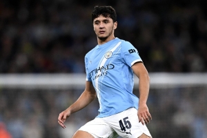 邮报:曼城有可能在冬窗就补强右后卫,将视胡桑诺夫发展情况而定 邮报:曼城有可能在冬窗就补强右后卫,将视胡桑诺夫发展情况而定