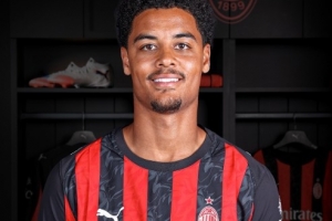 德温特:魔笛有金球和六欧冠,若他都不抱怨其他人有什么资格抱怨 德温特:魔笛有金球和六欧冠,若他都不抱怨其他人有什么资格抱怨