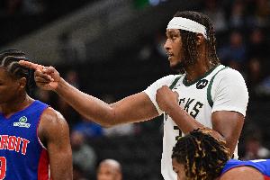 波蒂斯:我很欣赏特纳的领导力 他求胜欲很强很庆幸他在我们队里 波蒂斯:我很欣赏特纳的领导力 他求胜欲很强很庆幸他在我们队里