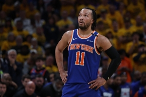 27分钟14中4仅得11分!布朗:我还没真正放开让布伦森打 27分钟14中4仅得11分!布朗:我还没真正放开让布伦森打