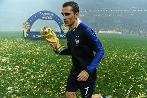 RMC:法国足协仍计划为格列兹曼举行致敬仪式,可能在世界杯之后 RMC:法国足协仍计划为格列兹曼举行致敬仪式,可能在世界杯之后