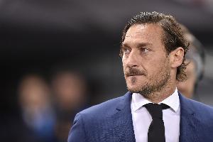 托蒂:我现在唯一关注的年轻球员是尼科-帕斯,但他不是意大利人 托蒂:我现在唯一关注的年轻球员是尼科-帕斯,但他不是意大利人