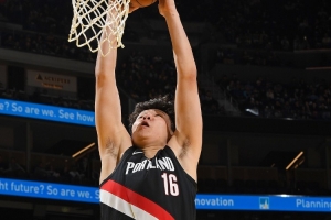 拓记:球队今夏想要立刻变强但杨瀚森显然需要时间培养 有点矛盾 拓记:球队今夏想要立刻变强但杨瀚森显然需要时间培养 有点矛盾