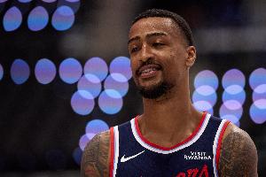 卢:约翰-科林斯是球队重要助力 会确保把他安排在最适合他的位置 卢:约翰-科林斯是球队重要助力 会确保把他安排在最适合他的位置