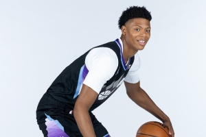 表现稳定!5号秀贝利上半场5投3中拿到9分3篮板2抢断 表现稳定!5号秀贝利上半场5投3中拿到9分3篮板2抢断