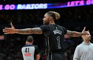 比尔-西蒙斯:拉塞尔像来做客的死党 开始其乐融融第6天就想送客 比尔-西蒙斯:拉塞尔像来做客的死党 开始其乐融融第6天就想送客