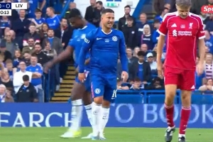 变成了阝可扌乚尔😱34岁阿扎尔亮相切尔西传奇赛，肚腩清晰可见