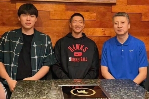 吃着火锅唱着歌!郭士强&李昂在美考察期间 探望了杨瀚森 吃着火锅唱着歌!郭士强&李昂在美考察期间 探望了杨瀚森