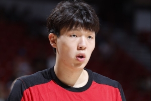 媒体人:队友们眼里真有杨瀚森 球刷刷往手里递 首轮秀就是不一样 媒体人:队友们眼里真有杨瀚森 球刷刷往手里递 首轮秀就是不一样