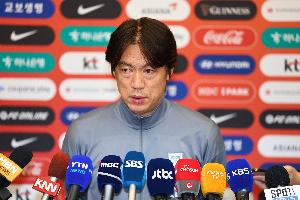 韩国队主帅:短时间内提升球员水平很难,将从惨败中吸取教训 韩国队主帅:短时间内提升球员水平很难,将从惨败中吸取教训