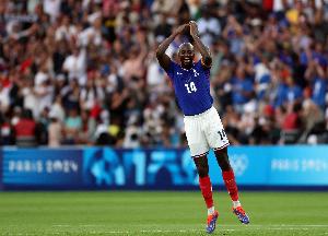 替补埃基蒂克登场,28岁马特塔终迎法国国家队首秀 替补埃基蒂克登场,28岁马特塔终迎法国国家队首秀