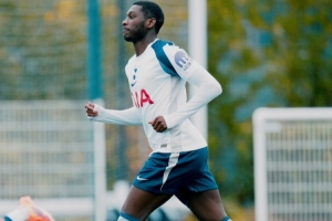 热刺官方:穆阿尼参加球队今天的闭门友谊赛,朝着复出迈出一步 热刺官方:穆阿尼参加球队今天的闭门友谊赛,朝着复出迈出一步