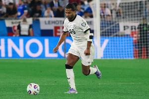 巅峰身价9000万!30岁格纳布里改踢前腰焕发新生,新赛季6轮造6球 巅峰身价9000万!30岁格纳布里改踢前腰焕发新生,新赛季6轮造6球