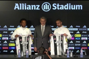 记者:科莫利已完全废除尤文球探部门,尤文不再进行传统球探工作 记者:科莫利已完全废除尤文球探部门,尤文不再进行传统球探工作