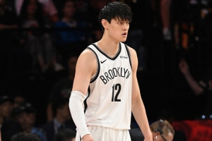 曾凡博:在个人层面我有进步 有起伏正常&我不会放弃训练和康复 曾凡博:在个人层面我有进步 有起伏正常&我不会放弃训练和康复