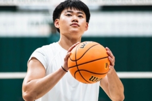 变得更加强壮了!赵维伦晒出在旧金山大学的训练照 变得更加强壮了!赵维伦晒出在旧金山大学的训练照