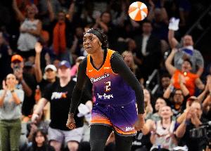 空砍30分!卡利亚-库珀22投12中砍下30分6板 最后时刻犯满离场 空砍30分!卡利亚-库珀22投12中砍下30分6板 最后时刻犯满离场