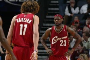 詹姆斯:新秀赛季我在骑士的角色很奇怪 当时打得不是赢球的篮球 詹姆斯:新秀赛季我在骑士的角色很奇怪 当时打得不是赢球的篮球