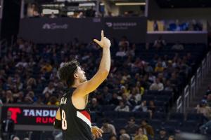 这队友能处~阿夫迪亚晒助攻杨瀚森进三分的画面 连续背运潇洒传球 这队友能处~阿夫迪亚晒助攻杨瀚森进三分的画面 连续背运潇洒传球