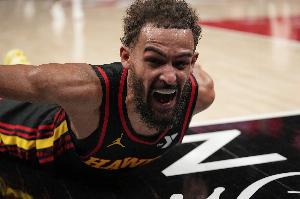 运动战准度不够罚球来凑!特雷-杨半场6中1&9罚7中 得到9分4助攻 运动战准度不够罚球来凑!特雷-杨半场6中1&9罚7中 得到9分4助攻