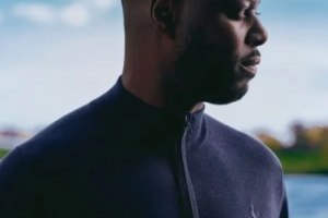 一条围巾140英镑,太阳报:热刺球迷对球队推出的高价周边不满 一条围巾140英镑,太阳报:热刺球迷对球队推出的高价周边不满